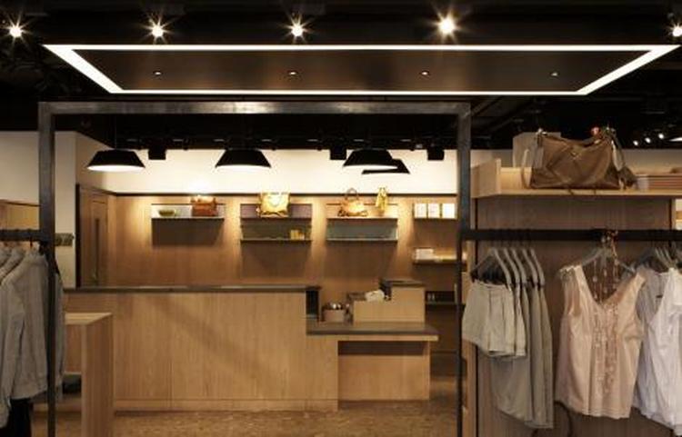 H&amp;M vil åbne ti nye COS-butikker i løbet af 2007. 