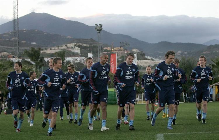 Lørdag aften kl. 22 gælder det opgøret mod Spanien på Bernabeu i Madrid. 