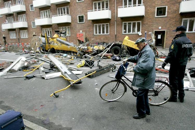 Politi, hospitaler og brandvæsen skal holde terrorøvelse i København i dag. Scenariet er ved at være klart på Ourøgade på Østerbro, men det holdes hemmeligt, hvornår øvelsen for alvor går i gang. 
