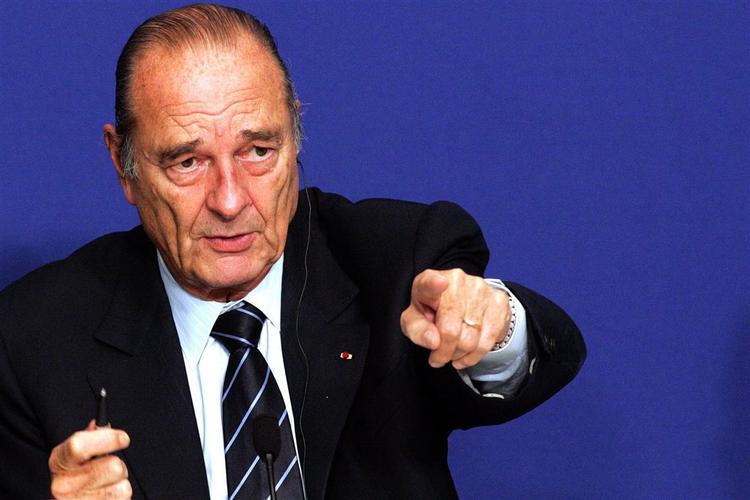 Jacques Chirac har efter lang tids tøven erklæret sin støtte til Sarkozy. 