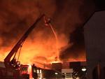 De voldsomme flammer gjorde, at ilden kunne ses 50 kilometer væk. 