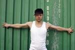 »Hiphop-miljøet er tit ekstremt begrænsende &ndash; der skal være scratch, der skal være en breaker i baggrunden, og det skal være så ægte det hele«, siger Gísli, der efter en tur til New York har fortsat livet som rapper i Danmark. 