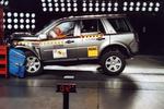 Land Rover Freelander 2 i frontalkollision. Det klarer den til topkarakter, men den er hård ved fodgængere. Foto: Euro NCAP 