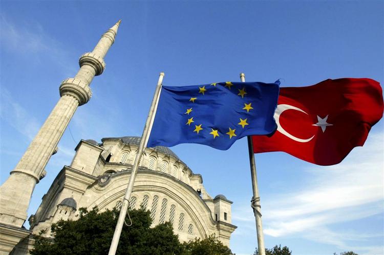 Europæerne tror, at Tyrkiet og Rusland er medlem af den europæiske union om 50 år. 