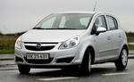 Skal det være Opel Corsa, så tag den femdørs version. Der er bedre adgang til bagsædet og lige så vigtigt: Bedre udsyn skråt bagud end i den tredørs udgave. Foto: Finn Frandsen 
