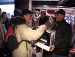 Sonys PlayStation 3 blev lanceret 23. marts over hele Europa, og har i sin første weekend slået salgsrekorder i England. Dog sælger den mindre end konkurrenterne herunder PlayStation 2 i USA og Japan. 