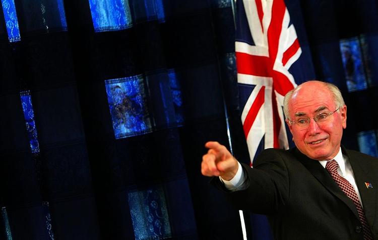 John Howard har fået nok af Robert Mugabe. 