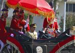 det går ikke så godt. Alligevel blev Pakistans præsident Pervez Musharraf hyldet på landets nationaldag i dag. 