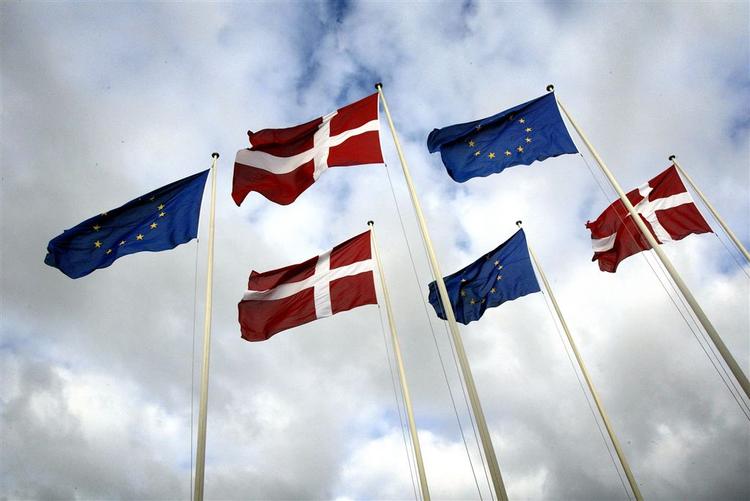 V,S,K,R og SF vil sende de danske EU-forbehold til folkeafstemning. 