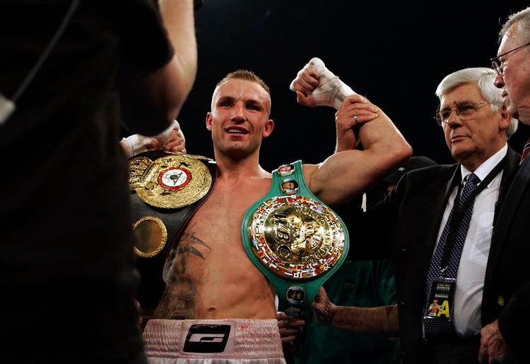 120-108, 120-108 og 120-108 voterede sidedommerne, da Mikkel Kessler tævede Librado Andrade gennem tolv omgange. 