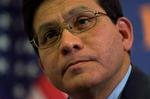 Justitsminister Alberto Gonzales er i alvorlige problemer i forbindelse med fyringen af otte føderale anklagere. 