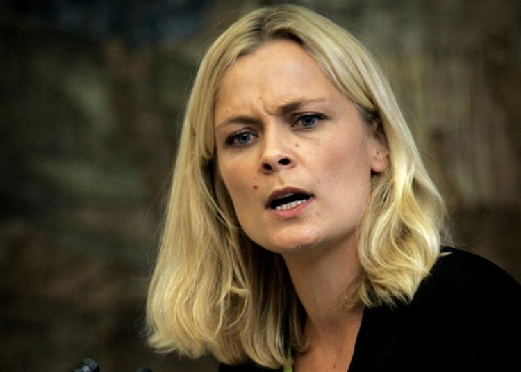 Ifølge Lotte Bundsgaard (S) gik Socialdemokraterne kun med til skattestoppet for at blive populær blandt vælgerne. 