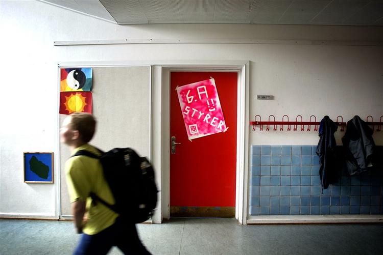 Lærerne på en række danske folkeskoler protesterer over de skriftlige evalueringer af alle elever i alle fag. 