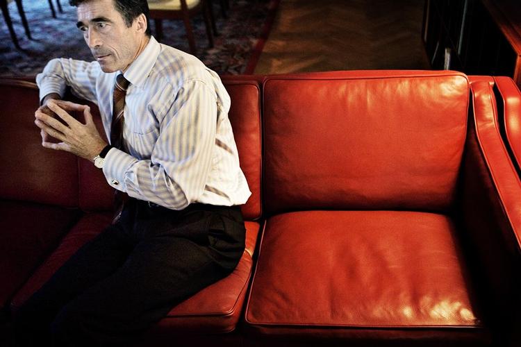 Statsminister Anders Fogh Rasmussen opfatter ikke honorarerne for bestyrelsesposter til Venstres fundraiser som et problem. 