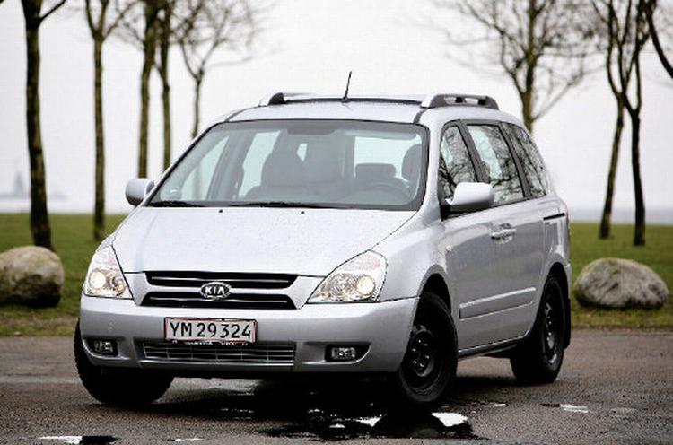 Kia Carnival fås blandt andet i camper-udgave med seks sæder og som en almindelig syvsæders MPV. Kan man nøjes med seks sæder, er der omkring 150.000 kroner at spare ved at vælge campermodellen. Foto: Martin Lehmann 