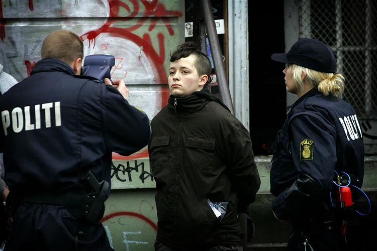 Seks varetægtsfængslinger efter urolighederne omkring rydningen af Ungdomshuset er så principielle, at de skal behandles af Højesteret. 