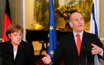 Israels regeringsleder Ehud Olmert lancerede fredsplanen under et møde med EU's formand Angela Merkel. 