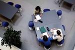Ifølge fagbladet Gymnasieskolen skal der spares på de faglige konsulenter på gymnasierne. 