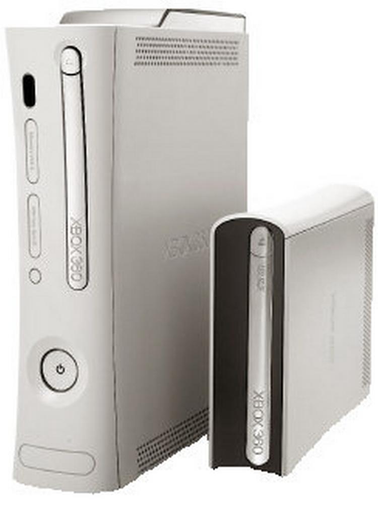 For 1.500 kr. ekstra kan man købe dette eksterne HD-dvd-drev (til højre) til XBox 360. Løsningen fungerer udmærket, men de to bokse ser meget lidt fikse ud under fjernsynet. 