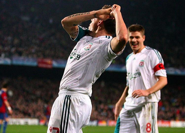 En glad Craig Bellamy efter scoringen. 