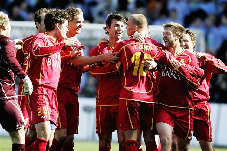 Der var masser af grund til jubel for FC Nordsjællands spillere i dag. Med en 6-1-sejr over Randers rykkede holdet frem på fjerdepladsen i rækken. Her har Kenni Olsen scoret til 2-0. 
