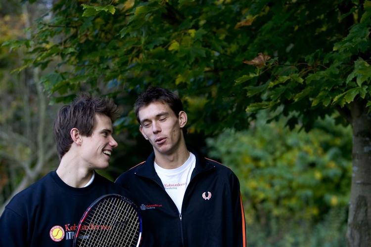 Rasmus Nørby (tv.) og Frederik Løchte forsvarer i weekenden de danske tennisfarver i Davis Cup. 
