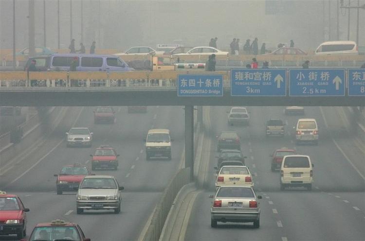 Smog i Beijing. Myndighederne siger, at problemet er løst inden afholdelsen af OL i 2008. 