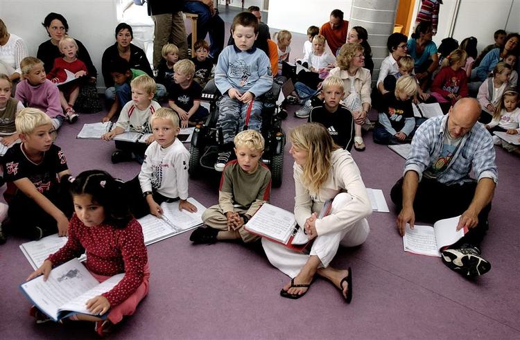 Lærere giver Dansk Folkepartis forslag til en ny folkeskole en hård medfart. 