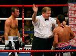Peter Manfredo følte sig uretfærdigt behandlet, da kampleder Terry O'Connor stoppede hans kamp mod Joe Calzaghe i tredje omgang. 