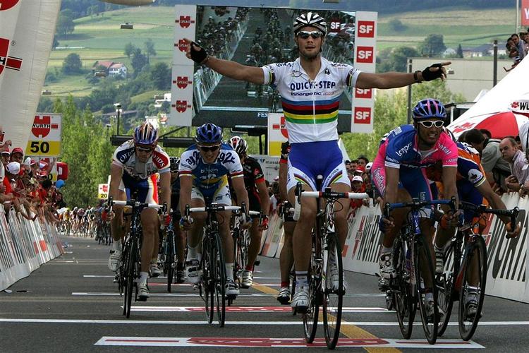 Tom Boonen slog bl.a. italieneren Daniele Bennati (til højre) på første etape af 2006-udgaven af Schweiz Rundt. Boonen har 8 sejre i 2007 indtil videre - Bennati har 4. 