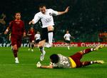 Wayne Rooney, der havde sidste fod på Uniteds enlige, men særdeles vigtige træffer i Rom, håber på, at Cristiano Ronaldo er i topform i aften. 