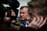 Uden for Godaften Danmarks studie ventede journalisterne på Peter Brixtofte. 