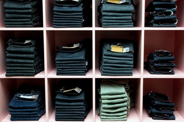 Kan du ikke lide jeans, har du nok bare ikke fundet din perfekte match endnu. Der er nemlig et væld af muligheder, som her hos Acne Jeans Shop i København. 