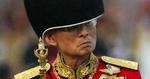 Thailands kong Bhumipol har benådet en udlænding, der var dømt for majestætsfornærmelse. 