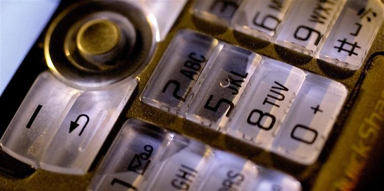 EU-parlamentet har stemt for at sætte prisloft for brug af mobiltelefon i EU-landene. 