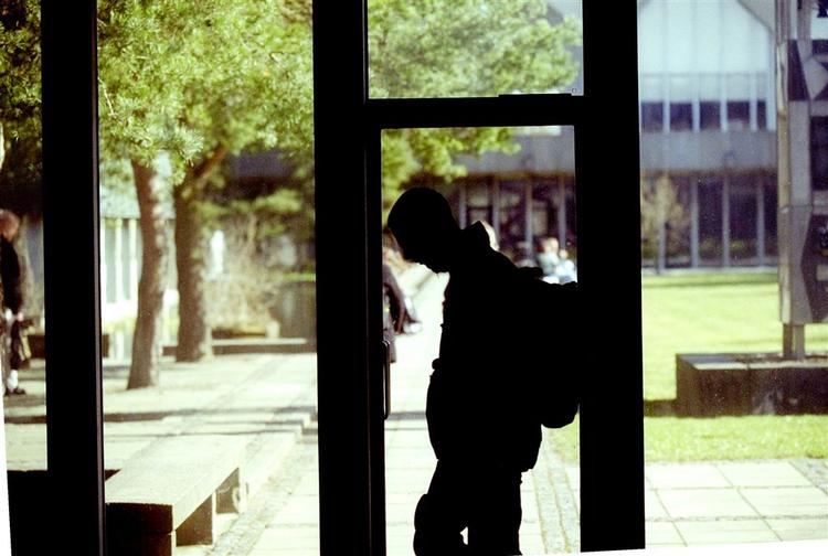 DTU i Lyngby uddanner ingeniører, og bruger store dyre computere til formålet. 