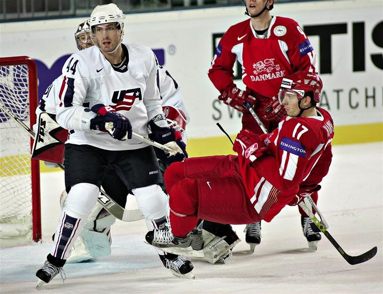 Jannik Hansen, der her er på vej i isen under en VM-kamp mod USA glæder sig til at deltage i finalekampen. 