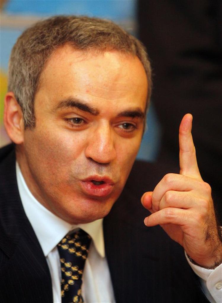 Garry Kasparov anholdt under demonstration i Moskva. 