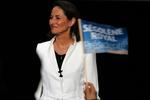 »Med venner som disse… har Ségolène Royal så overhovedet brug for fjender?«, skriver den franske avis Libération. 