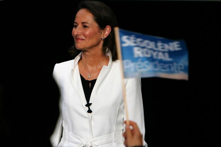 »Med venner som disse… har Ségolène Royal så overhovedet brug for fjender?«, skriver den franske avis Libération. 