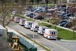 Ambulancer i kø ved Virginia Tech campus i Blacksburg. 