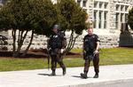Politiet mødes nu af kritik, fordi de studerende ikke blev advaret efter den første skudepisode på Virginia Tech Univeristy, hvor to blev dræbt. 