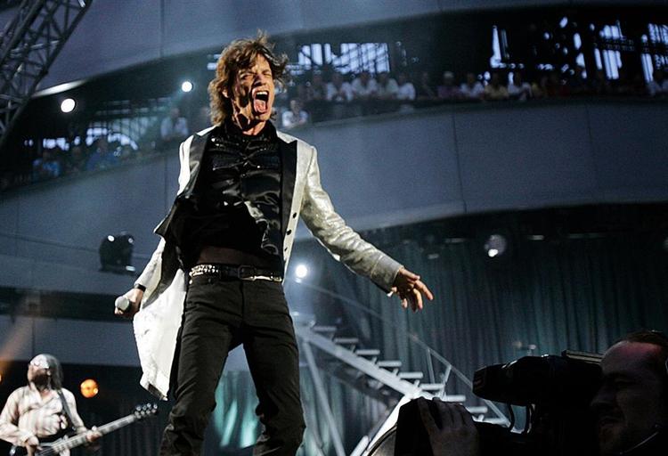 Når Mick jagger går på scenen i Beograd bliver det med 300 heste 'back-stage'. 