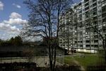 En ny undersøgelse viser en overraskende positiv holdning blandt unge til belastede boligområder som her Lundtoftegade i København. 