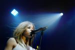 Avril Lavigne under koncert i KB Hallen i 2003. 