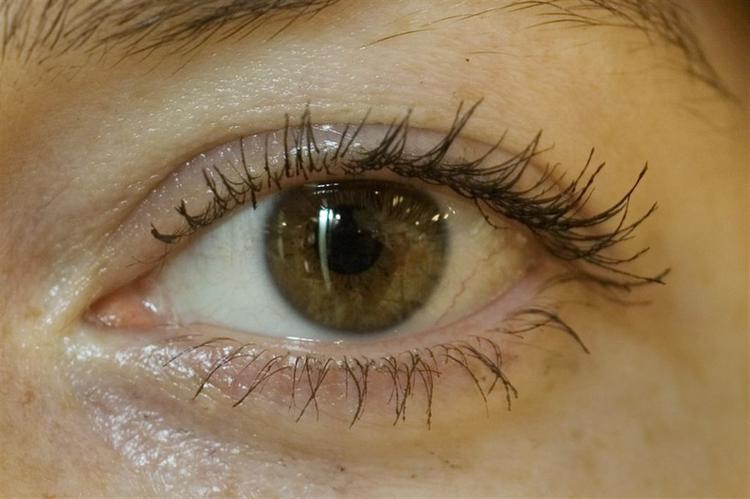 Smukt resultat og en nem mascara at arbejde med, vurderede eksperten og gav Diors mascara topkarakter. 