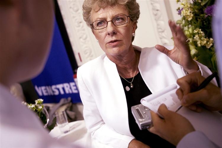Venstres europaparlamentariker Karin Riis-Jørgensen smækker med føren og forlader sin post som næstformand i  Europabevægelsen. 