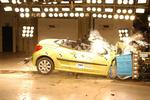 Til topkarakter: Peugeot 207 CC klarer crashtest til bravour. Foto: Euro NCAP 