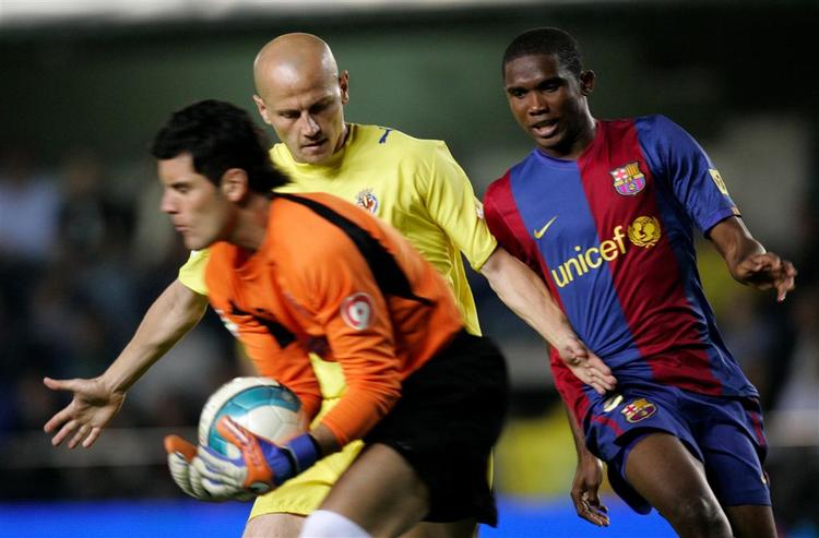 Barcelona virkede uden gejst i udekampen mod Villarreal, som vandt 2-0. 