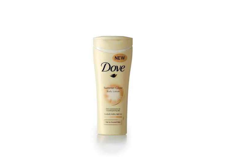 Der er lidt prinsesseskær over Dove's selvbruner-lotion, mener en af læserpanelets deltagere. 